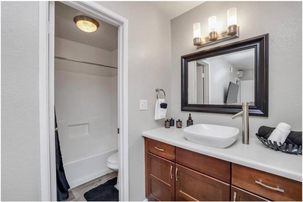Cozy 1br Sleep 6+ Free Parking * Phoenix