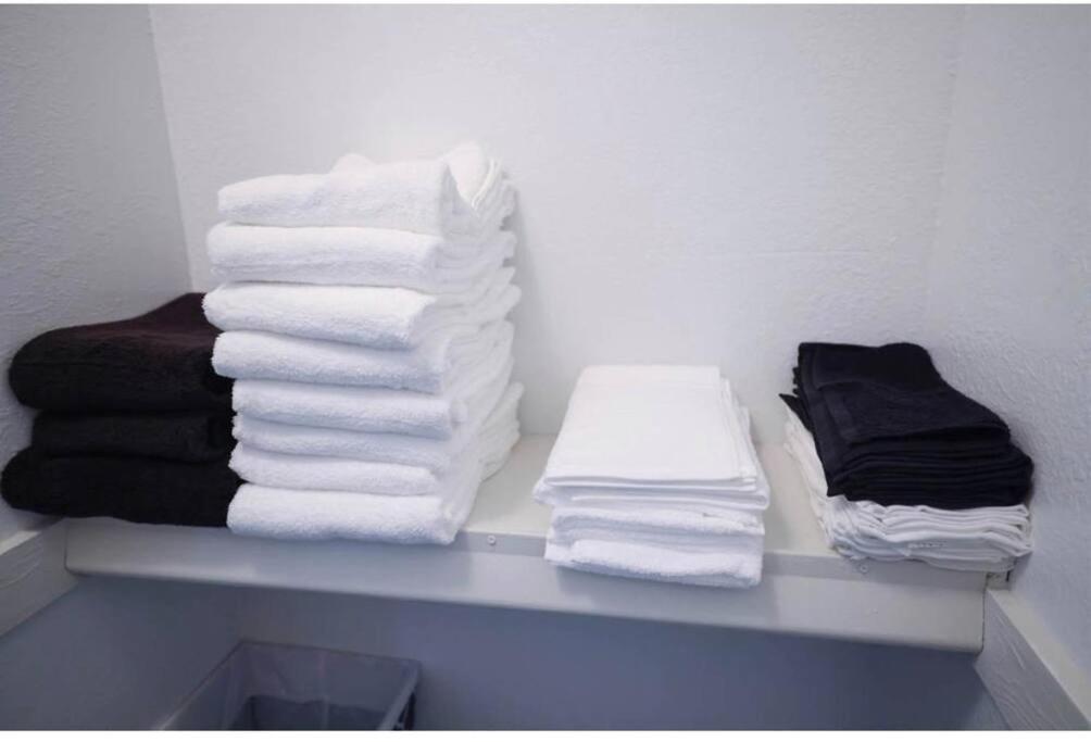 Cozy 1br Sleep 6+ Free Parking Phoenix